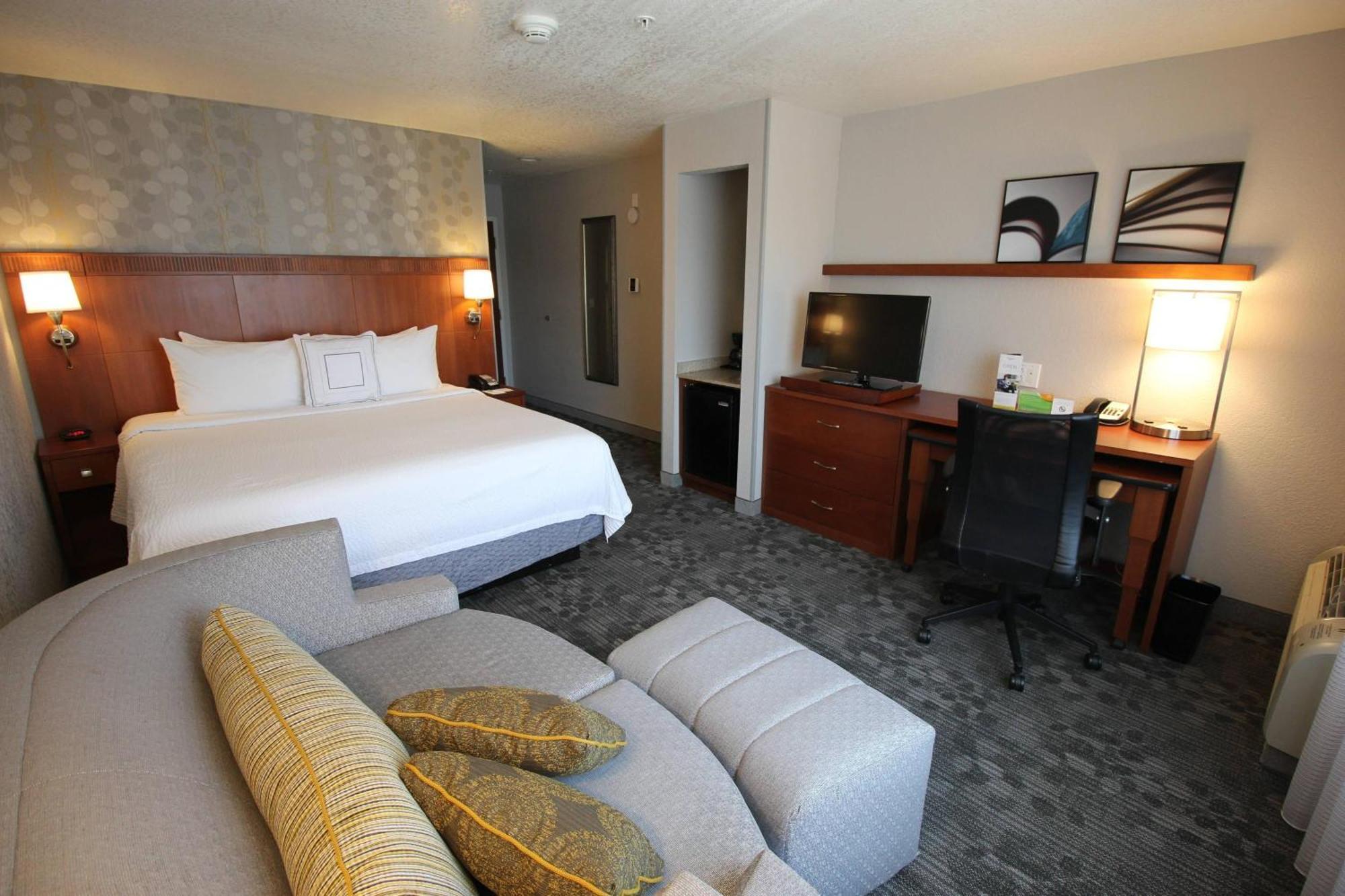 Courtyard By Marriott Merced Exterior photo