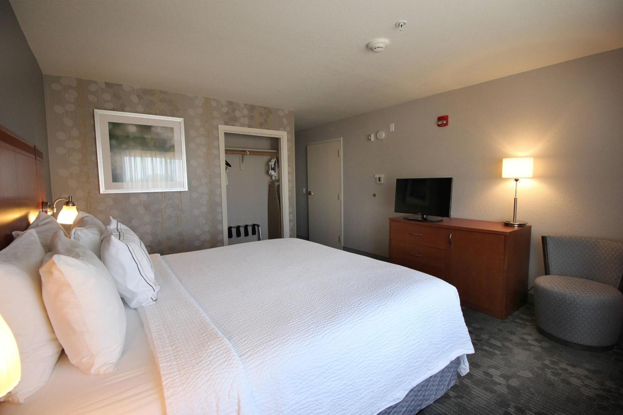 Courtyard By Marriott Merced Exterior photo